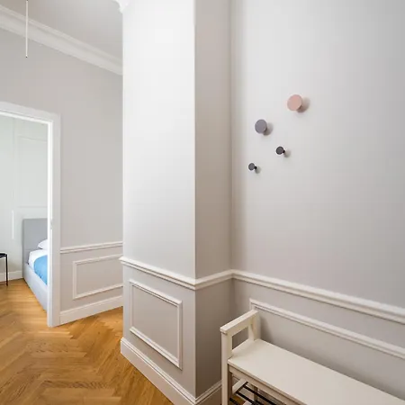 アパート Praga By Bookinghost